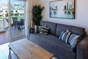 TV - Phaedrus Living: Harmony Sea View (Paphos)