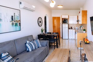 TV - Phaedrus Living: Harmony Sea View (Paphos)