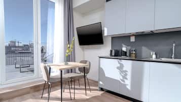 Studio with terrace | Private kitchen | Fridge, microwave, stovetop, espresso maker