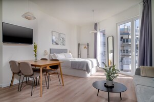 Estudio Confort, balcón | Decoración individual, mobiliario individual, escritorio