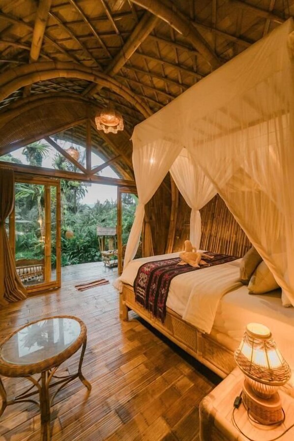 Romantic Villa | 1 bedroom, individually decorated, individually furnished, desk - Arcada Bali Bamboo House (Selat)
