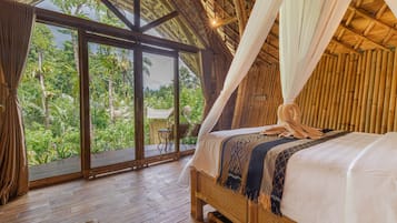 Romantic Villa | 1 bedroom, individually decorated, individually furnished, desk