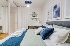 2 chambres, fer et planche à repasser, Wi-Fi, draps fournis