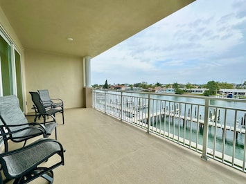 Image of Dolphin Harbour 305 - Luxury Waterfront