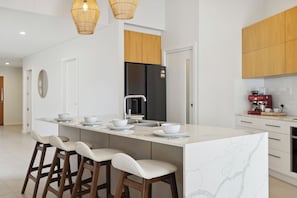Fridge, microwave, oven, stovetop - Oceanfront View Beachside Bliss – Ocean Views, Plunge Pool & Pet Friendly (Sapphire Beach)