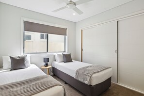 4 bedrooms, desk, iron/ironing board, free WiFi