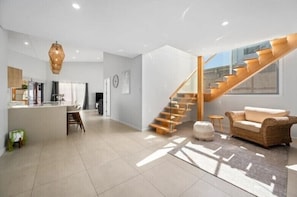 Smart TV - Oceanfront View Beachside Bliss – Ocean Views, Plunge Pool & Pet Friendly (Sapphire Beach)