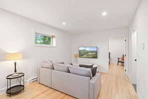 Fernseher, Kamin, Arbeitsbereiche