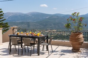 Superior Apartment, 3 Bedrooms, Bay View | Terrace/patio
