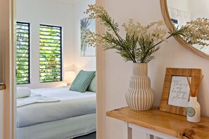1 bedroom, iron/ironing board, free WiFi, bed sheets - 11 On The Reef  Stunning apartment walking distance to Four Mile Beach & Macrossan St (Port Douglas)