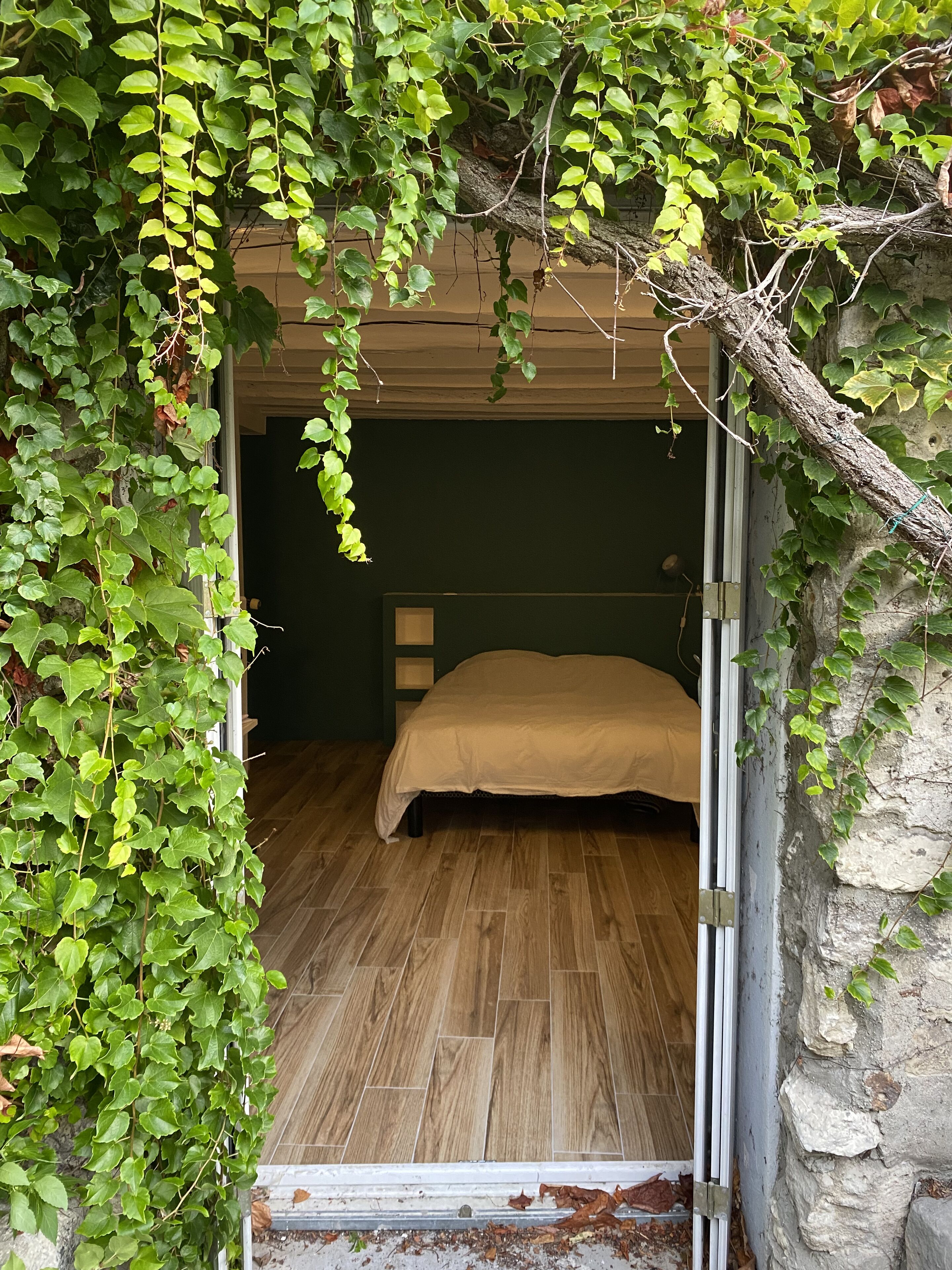 3 chambres, fer et planche à repasser, Wi-Fi, draps fournis