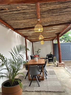 Outdoor dining - Tinitara town house Arusha (Arusha)
