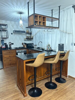 Fridge, microwave, oven, stovetop - Tinitara town house Arusha (Arusha)