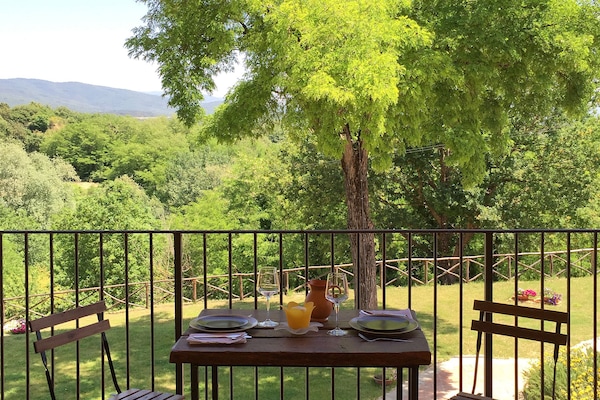 Appartamento familiare, 2 camere da letto, vista collina, piano elevato | Vista dalla camera