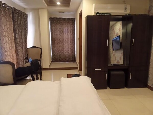 Deluxe-Doppelzimmer | Schallisolierte Zimmer, Bügeleisen/Bügelbrett, kostenloses WLAN