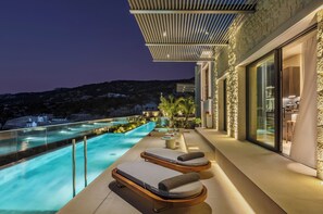 Seasonal outdoor pool, pool loungers - Omega Residences (Karpathos)