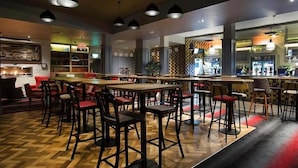 Bar (on property) - Jolly s Hotel JD Wetherspoon (Dundee)