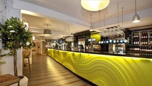 Bar (on property) - King's Head Hotel By JD Wetherspoon (Beccles)