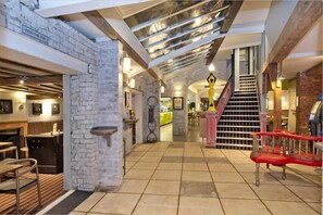 Reception - King's Head Hotel By JD Wetherspoon (Beccles)