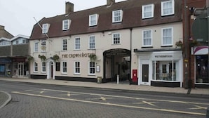 Exterior - Crown Hotel By JD Wetherspoon (Biggleswade)