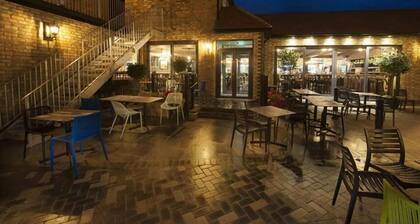 Crown Hotel By JD Wetherspoon