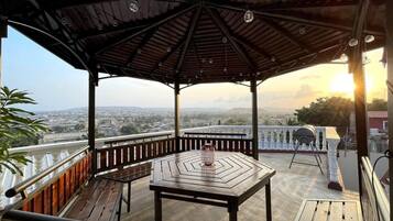 Tempat makan outdoor