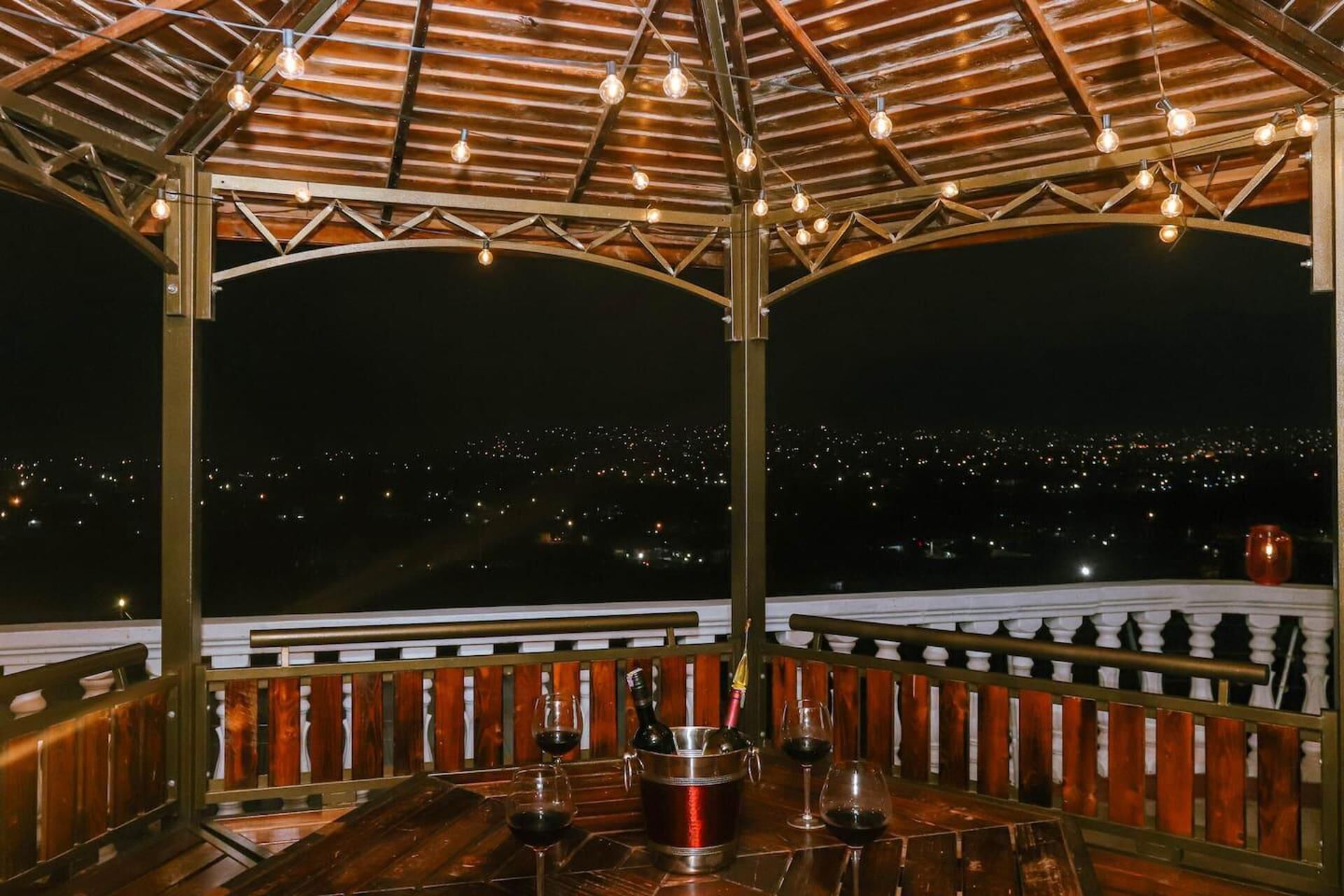 Khu ẩm thực ngoài trời