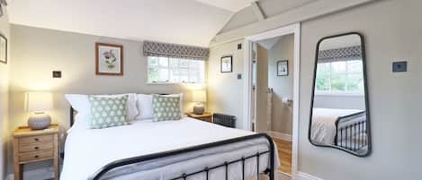 Premium bedding, individually decorated, individually furnished, desk