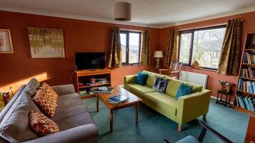 TV, books, stereo, offices