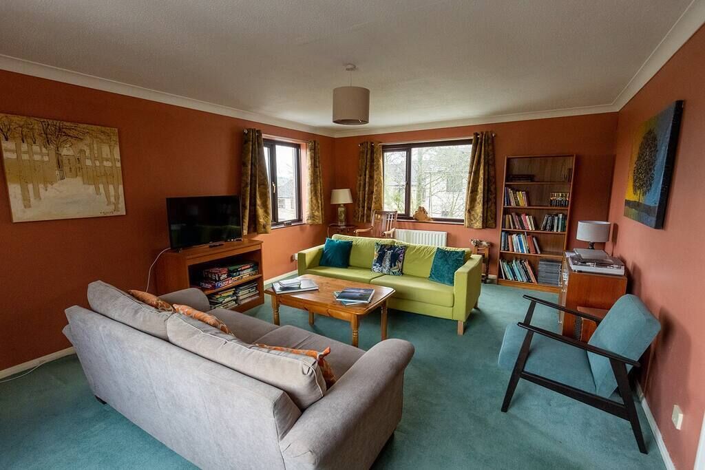 TV, books, stereo, offices