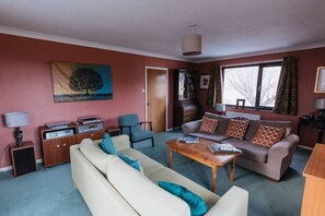 TV, books, stereo, offices