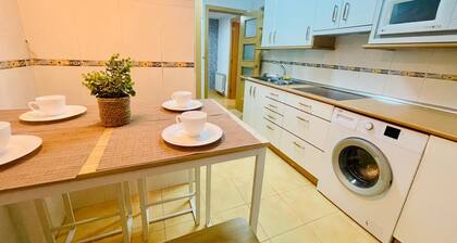 Cozy 2BR Apartment with Pool in Jaca – Sleeps 6, 2 Bathrooms