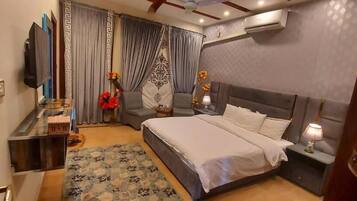 Deluxe Double Room | Desk, soundproofing, iron/ironing board, free WiFi