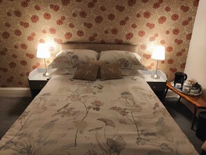 1 bedroom, Egyptian cotton sheets, premium bedding