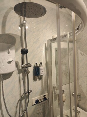 Regadera, regadera con hidromasaje, amenidades de baño de diseñador 