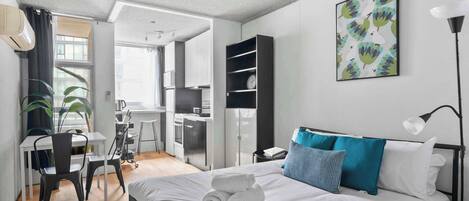 1 bedroom, desk, WiFi, bed sheets