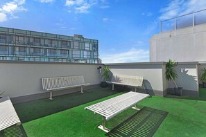 Property grounds - Surry Hills Studio With Pool (Surry Hills)