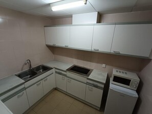 Fridge, microwave - 2-Bedroom Apartment in Blanes with Pool, Near Beach (Blanes)