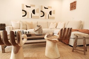 Tv, videospil, stereoanlæg, kontorer