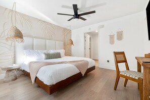 8 bedrooms, desk, travel cot, WiFi