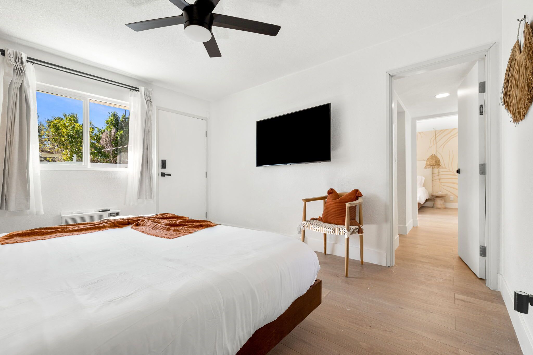 8 habitaciones, escritorio, cuna de viaje y wifi 