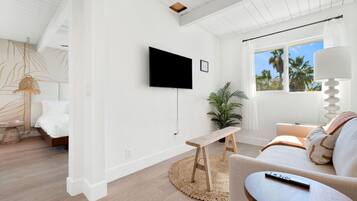 Televisión, videojuegos, estéreo y oficina