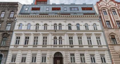 Miami Vice Apartment with Balcony