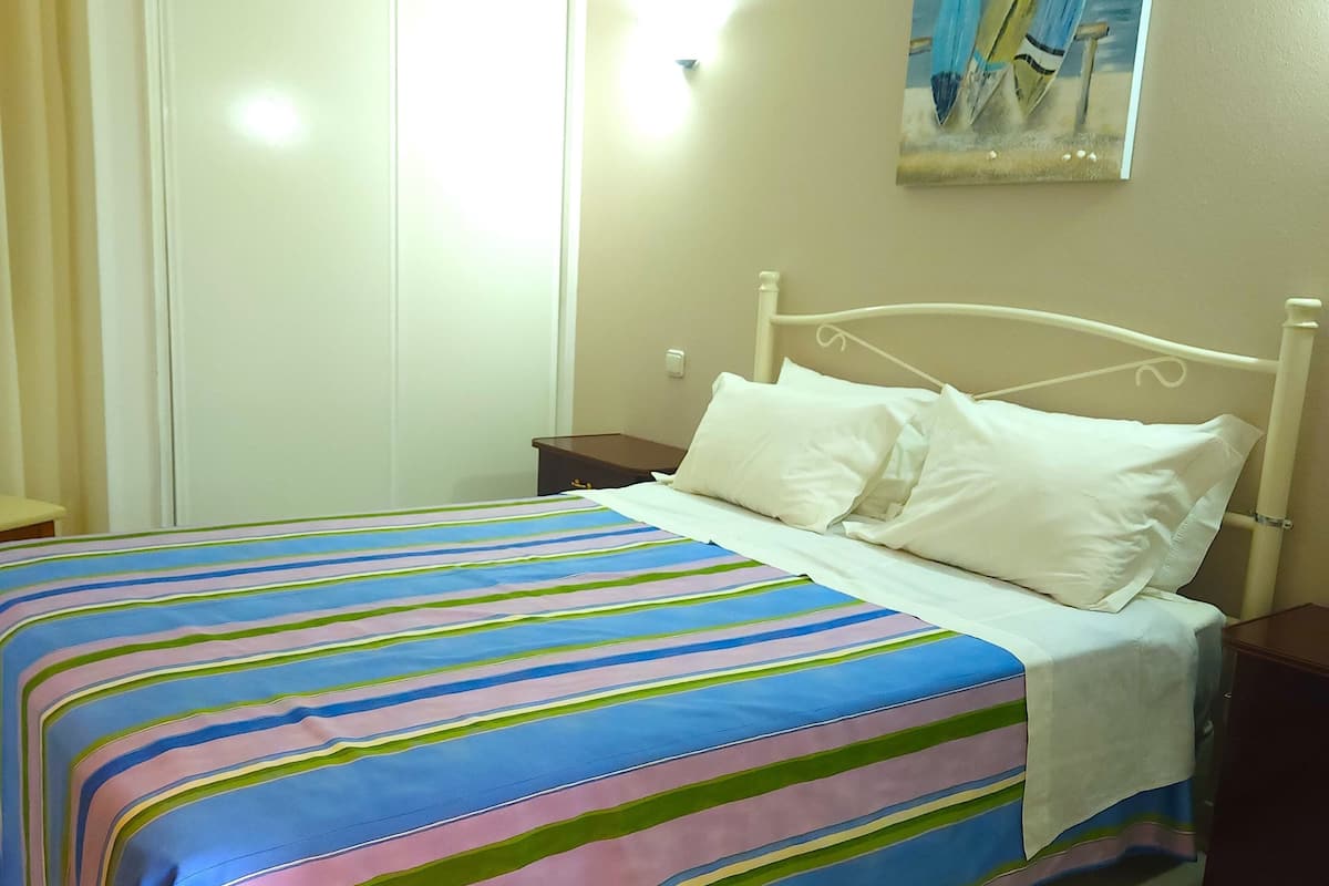 1 bedroom, in-room safe, iron/ironing board, free WiFi