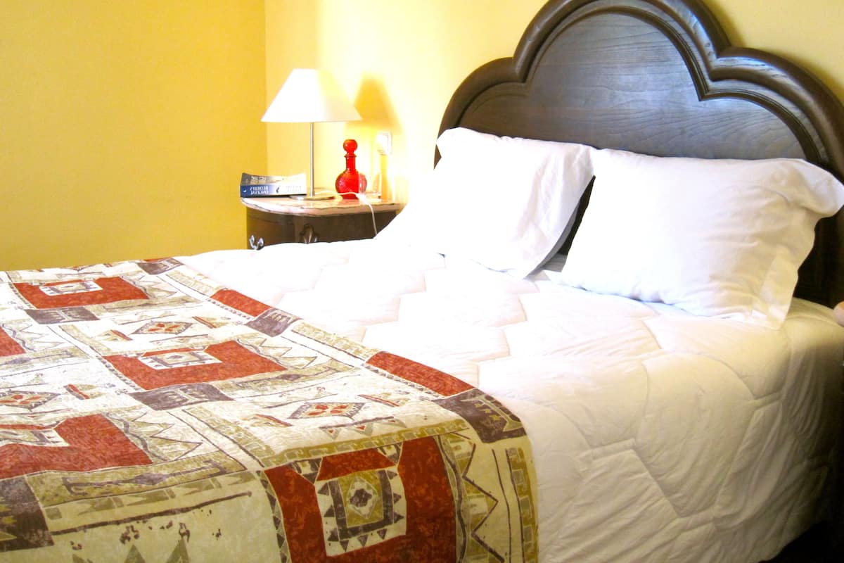 Apartment | 1 bedroom, in-room safe, iron/ironing board, free WiFi