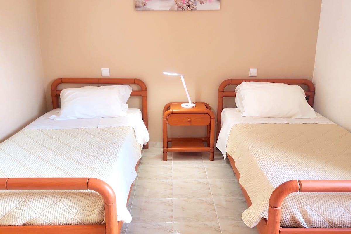 Comfort Apartment | 1 bedroom, in-room safe, iron/ironing board, free WiFi