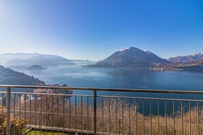 Apartment - Jewel of Varenna in Perledo (Perledo)
