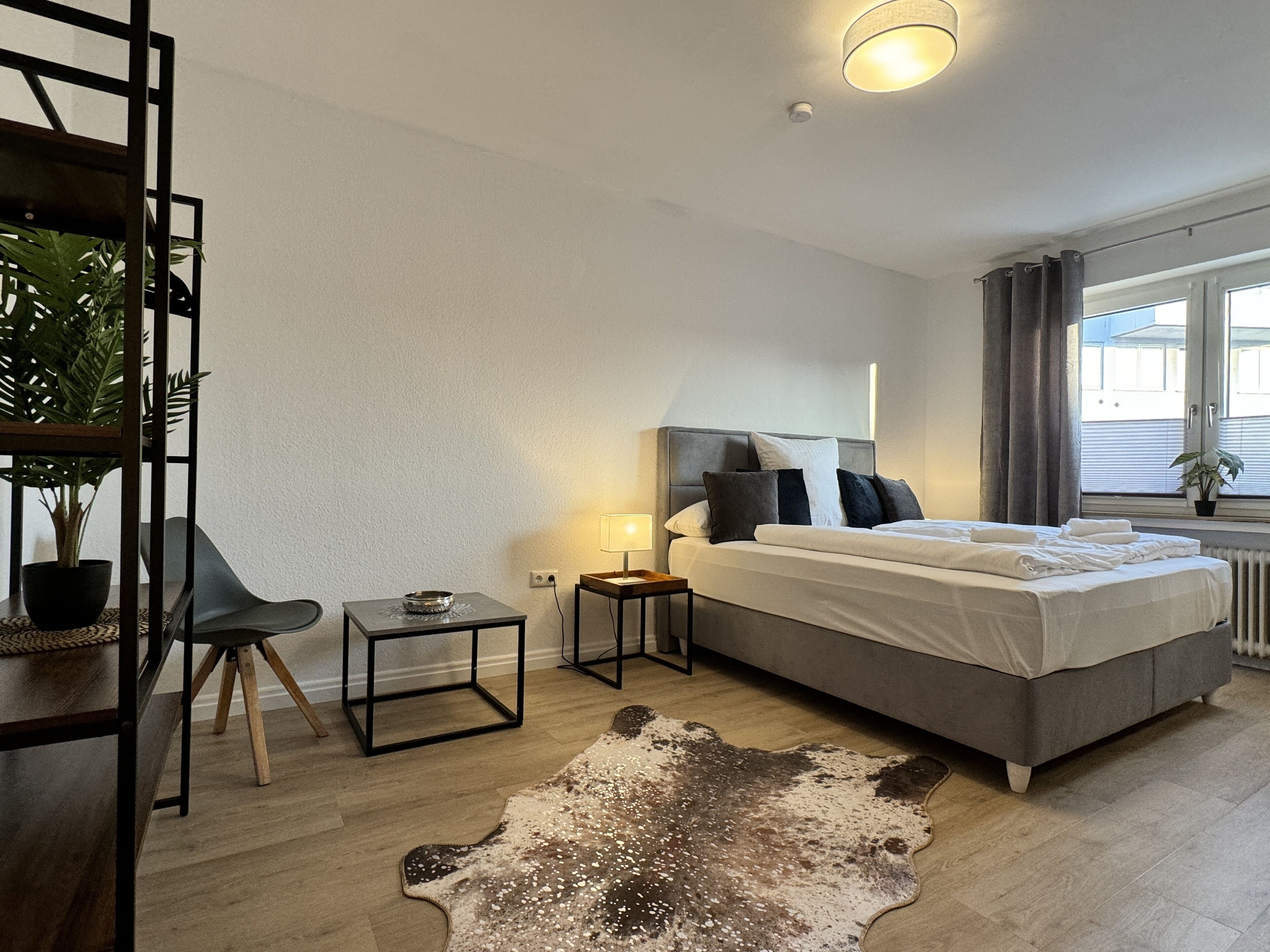 Huoneisto | Työpöytä, kannettavalle tietokoneelle sopiva työtila