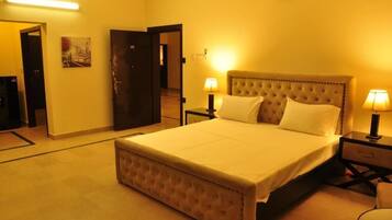 Soundproofing, iron/ironing board, free WiFi