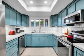 Fridge, microwave, oven, stovetop - Mesquite Oasis Haven - A Ryson Property (Palm Springs)